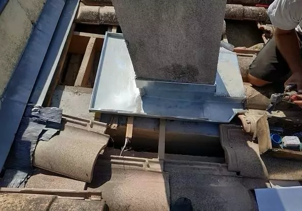 Chantier de couverture à Paris